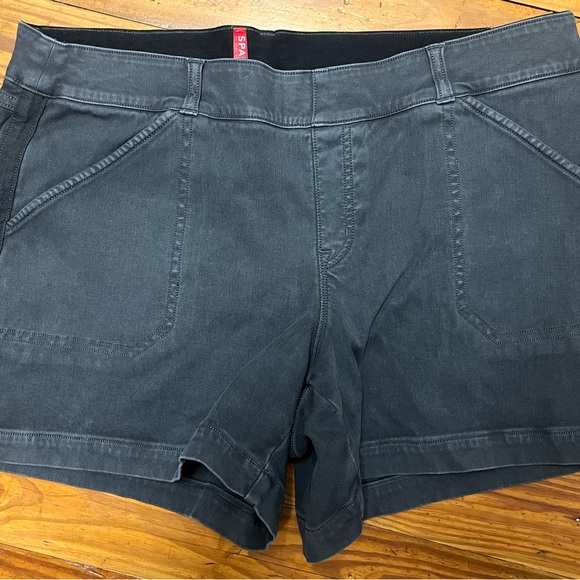 stretch twill shorts sold to me as 6” inseam but it is really closer to 5”. - Picture 6 of 6